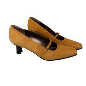 Stuart Weitzman Camel Brown Suede Leather Mary Jane Style Heels, Size 8.5 AA